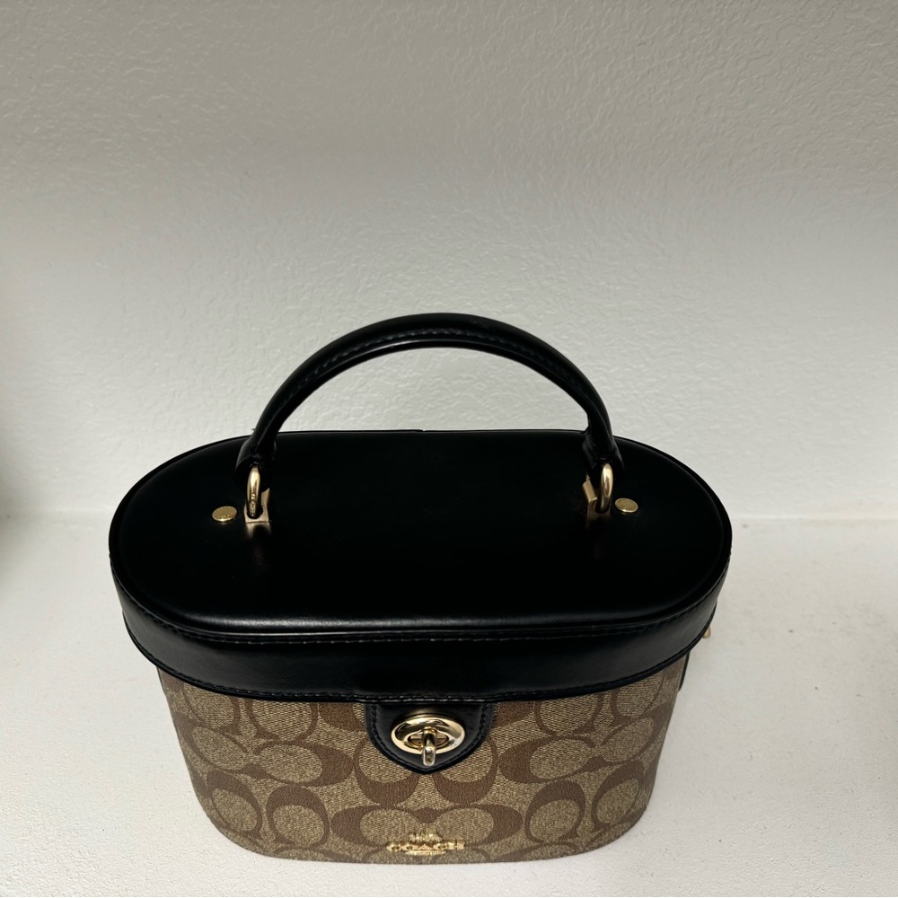 Coach Vanity Bag - Picture 7 of 15